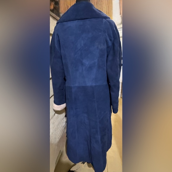 Vintage Blue Suede Coat! Shearling lining! Beautiful style and color! - Picture 11 of 14